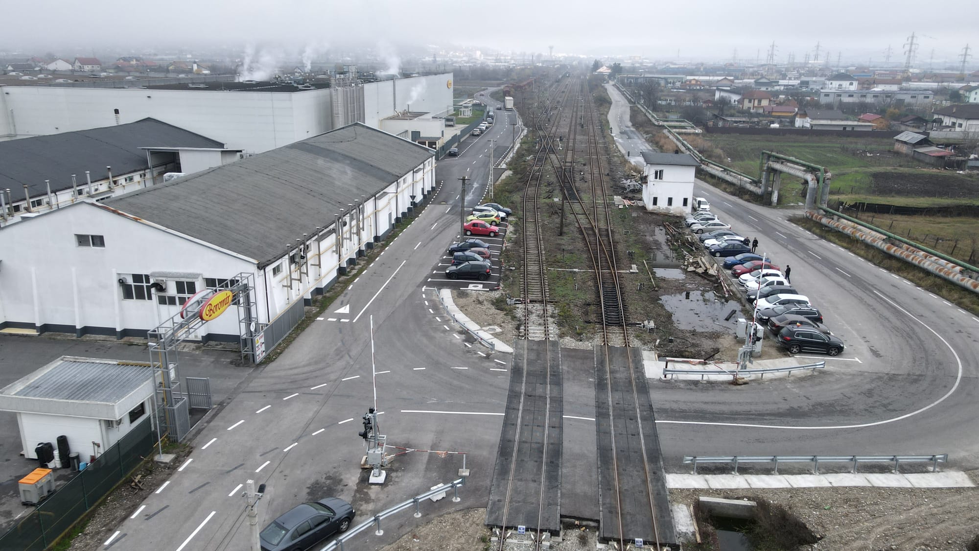 S-a finalizat amenajarea cu dale elastice a trecerii de cale ferat&#259; de pe strada Drumul G&#259;rii din R&acirc;mnicu V&acirc;lcea